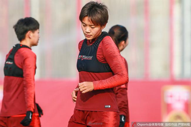目前中国女足正在武汉塔子湖体育中心集训备战